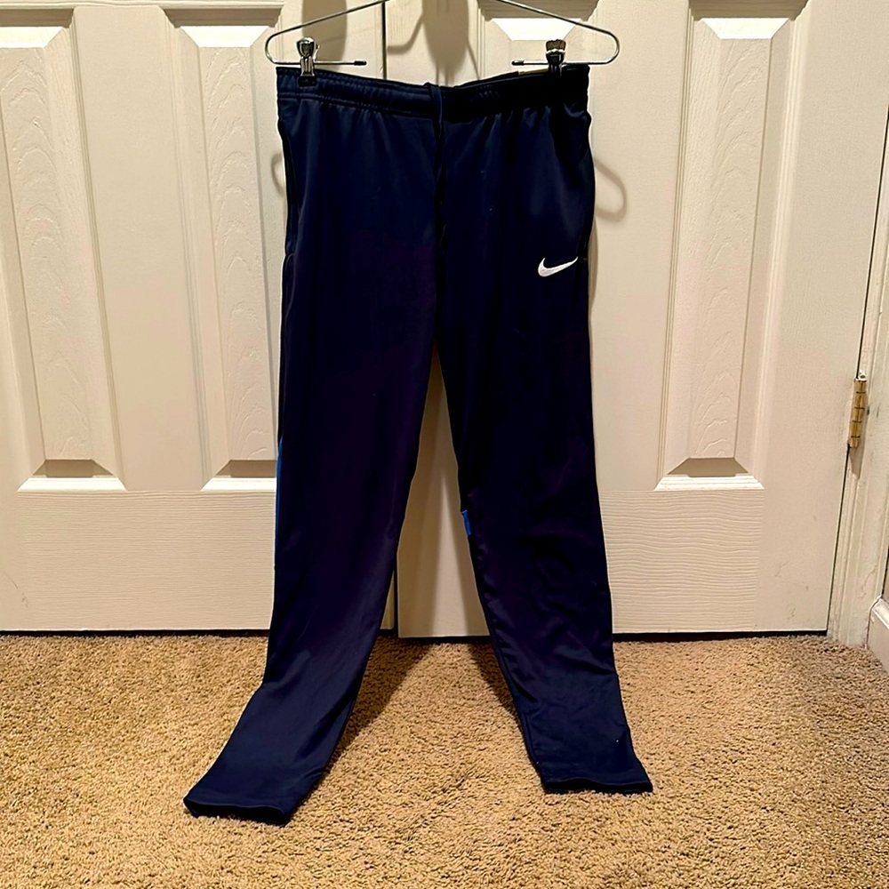 Women’s Nike soccer standard fit pants size Medium